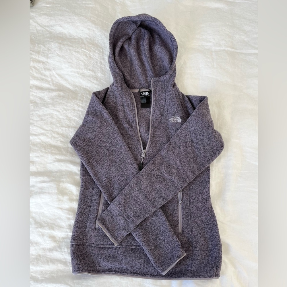 EUC Woman’s the north face hooded pull over size XS